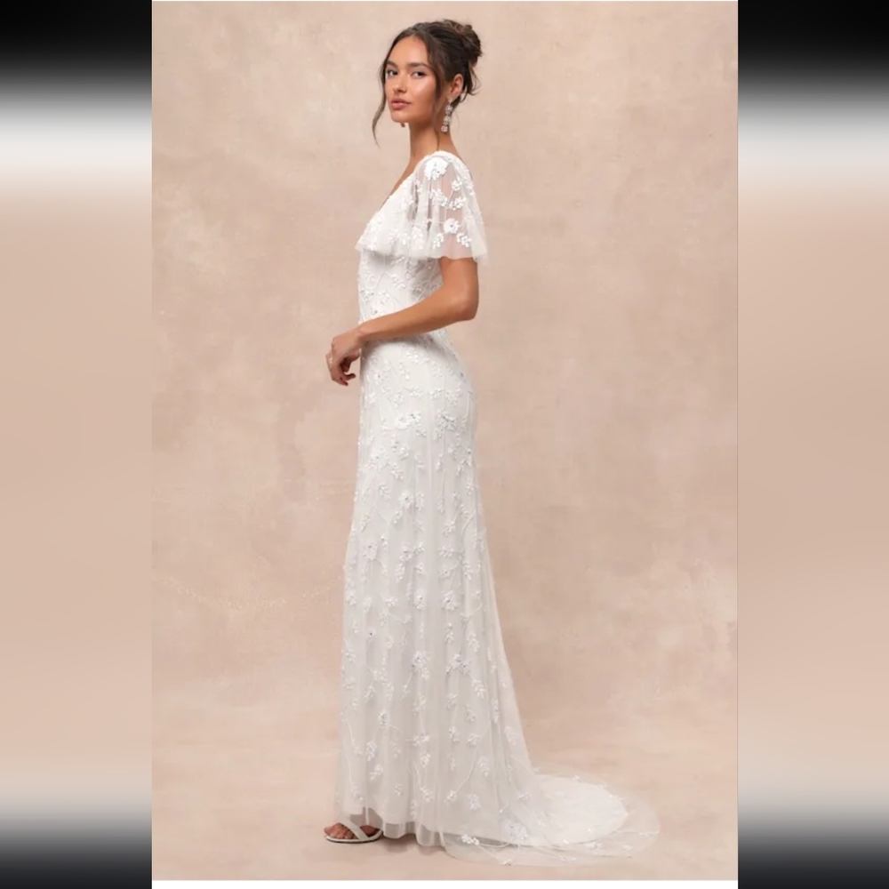 Lulus Cream Flutter Sleeve Wedding Gown S